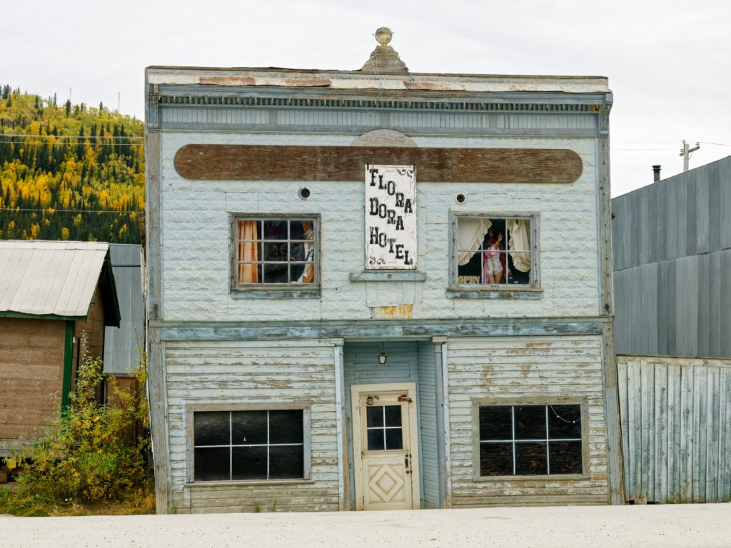 Yukon - Dawson -Flora Dora Hotel